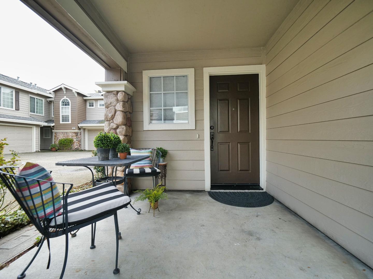 1302 Dawn Court San Ramon, CA 94583 - Photo 15 of 100 a backyard of a house with barbeque oven table and chairs