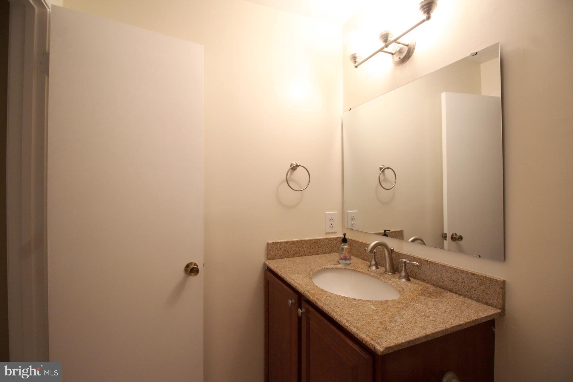 10118 Oakton Terrace Road, Unit 10118 Oakton, VA 22124 - Photo 21 of 27