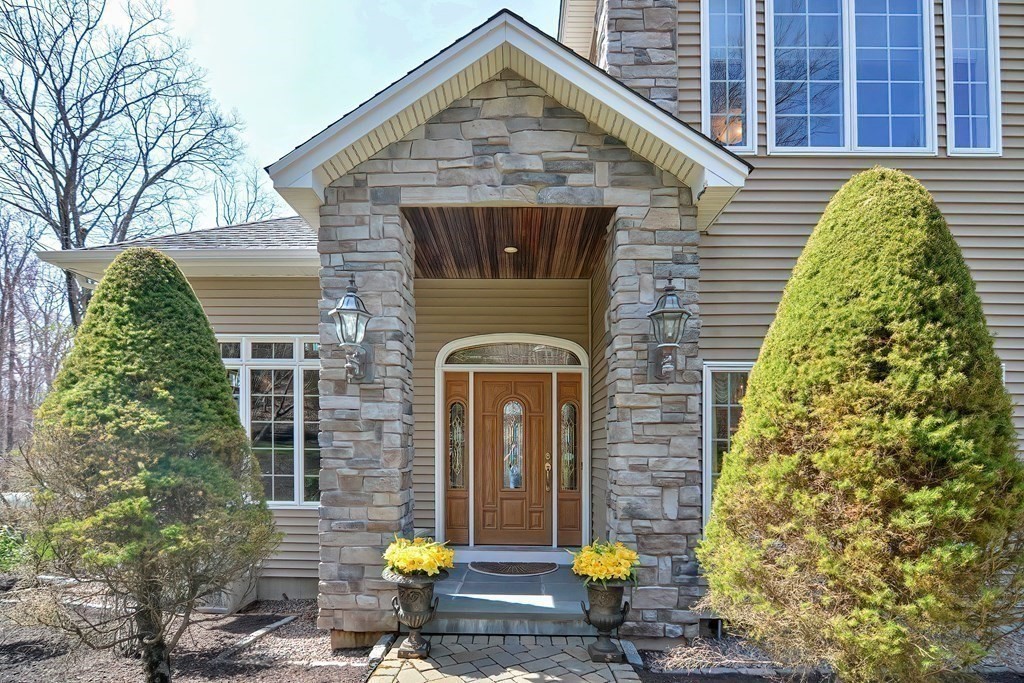 383 Reservoir Road Cumberland, RI 02864 - Photo 11 of 42