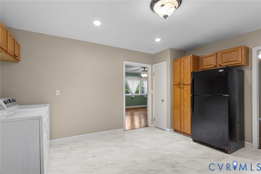 8141 Military Road Amelia Court House, VA 23002 - Photo 15 of 40 a view of an empty room with a bathroom