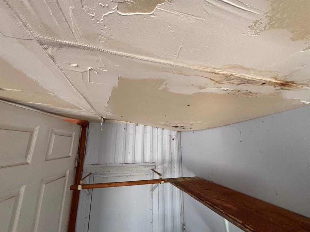 361 Cumberland Circle Murchison, TX 75778 - Photo 32 of 40 a view of entryway with a window