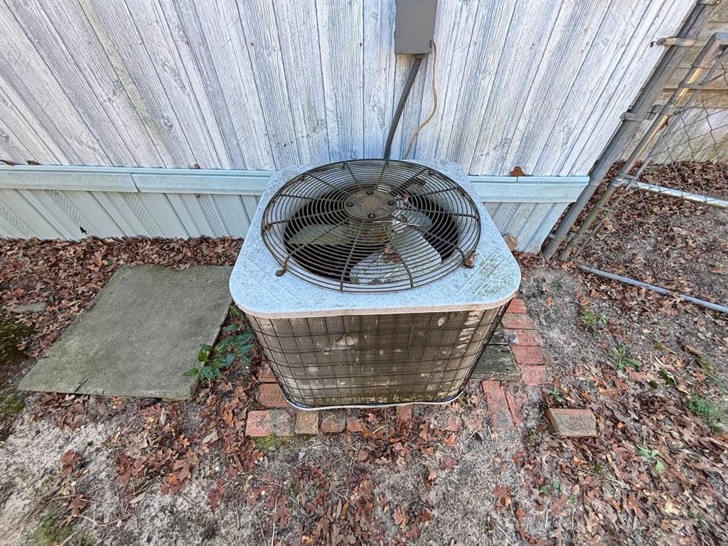 361 Cumberland Circle Murchison, TX 75778 - Photo 6 of 40 a view of a sink