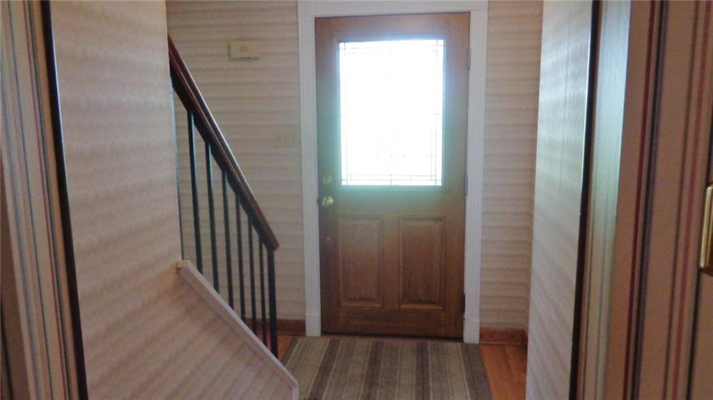 5081 West Harbison Road Pittsburgh, PA 15276 - Photo 10 of 24 FOYER