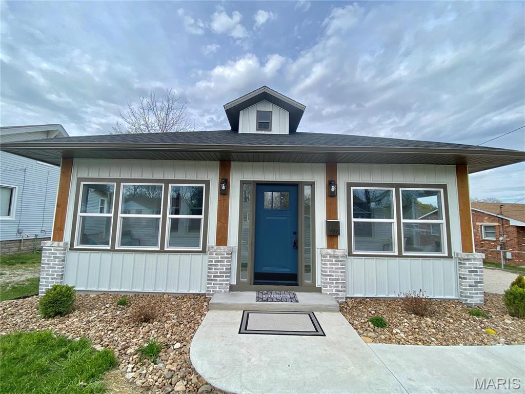 605 Milton Road Alton, IL 62002 - Photo 1 of 24 Gallery Image 1