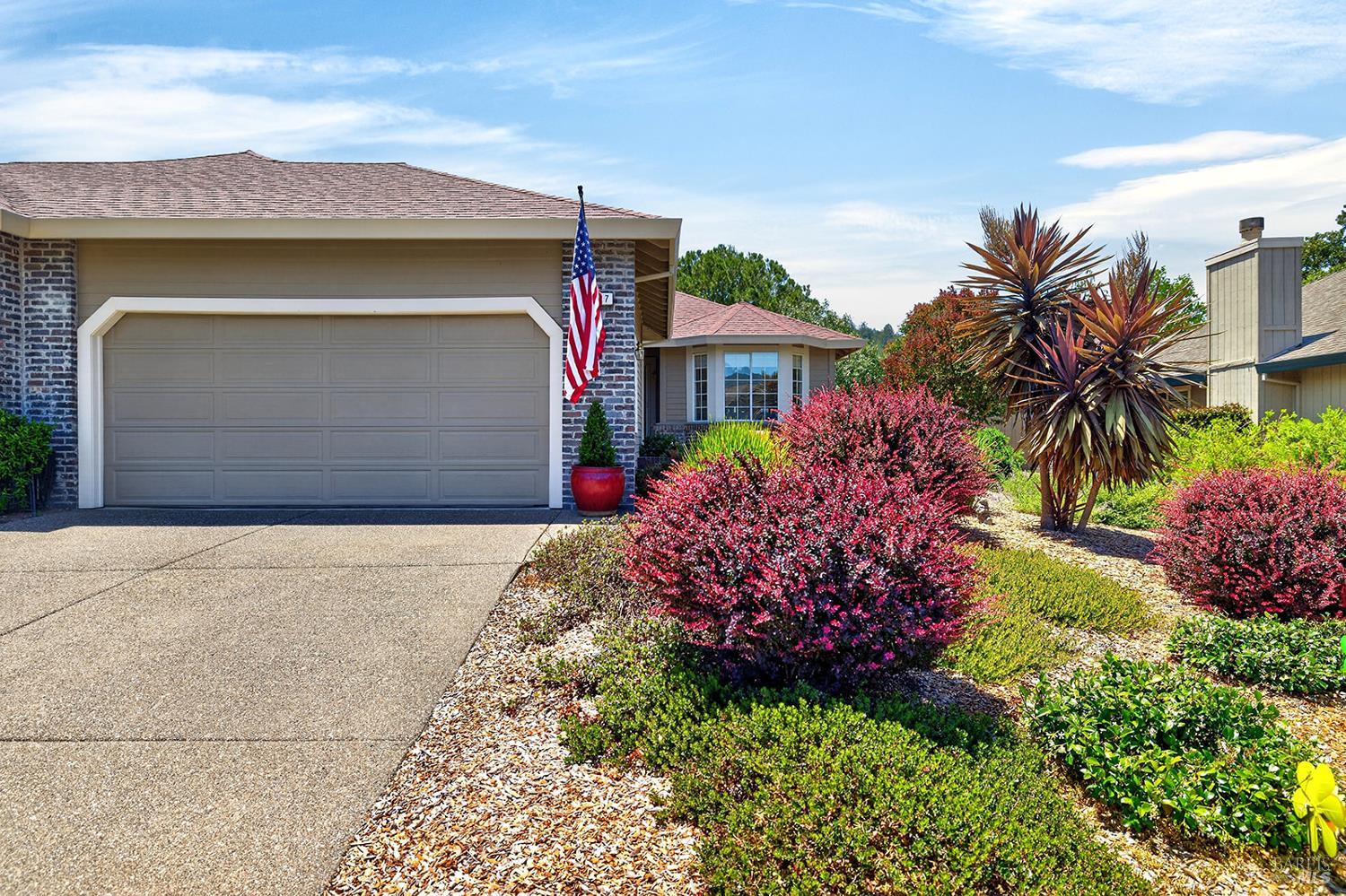 317 Miramonte Place Santa Rosa, CA 95409 - Photo 2 of 48