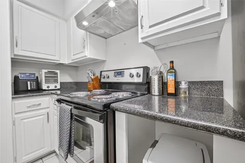 $176,000 | 4000 Purdue Street, Unit 102, Houston, TX 77005