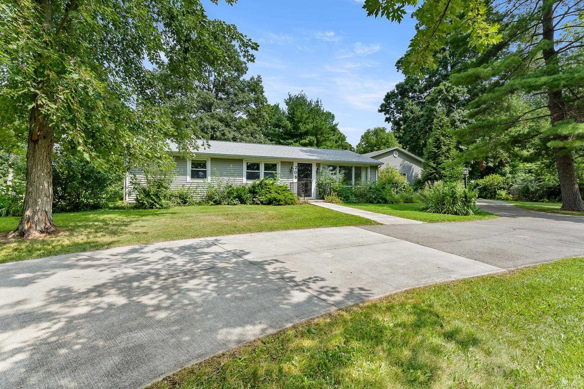 208 West Gump Road Fort Wayne, IN 46845 - Photo 3 of 33
