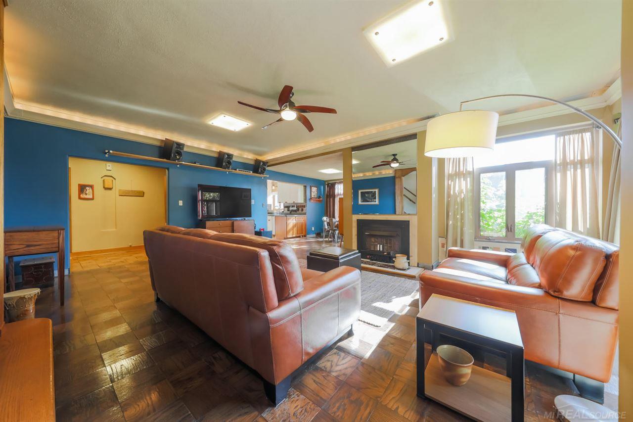 1600 Prestwick Road Grosse Pointe Woods, MI 48236 - Photo 2 of 21