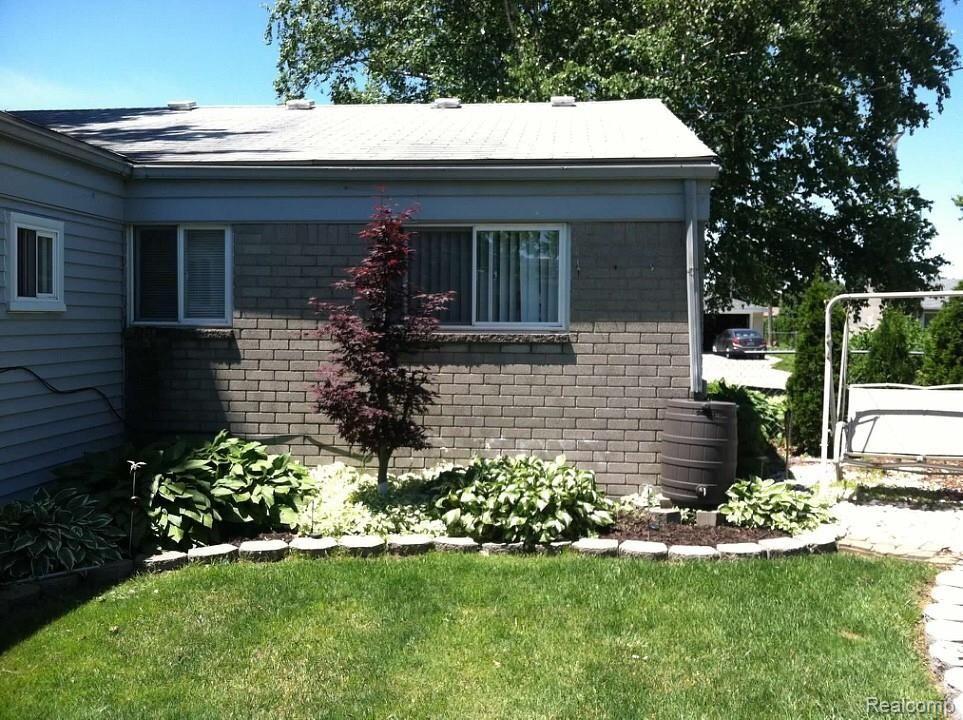 33110 Fraser Avenue Fraser, MI 48026 - Photo 6 of 19
