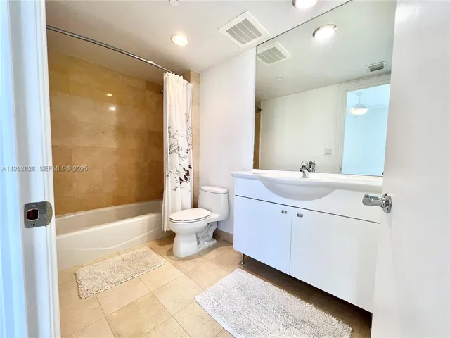 $9,000 | 1850 South Ocean Drive, Unit 2204, Hallandale Beach, FL 33009