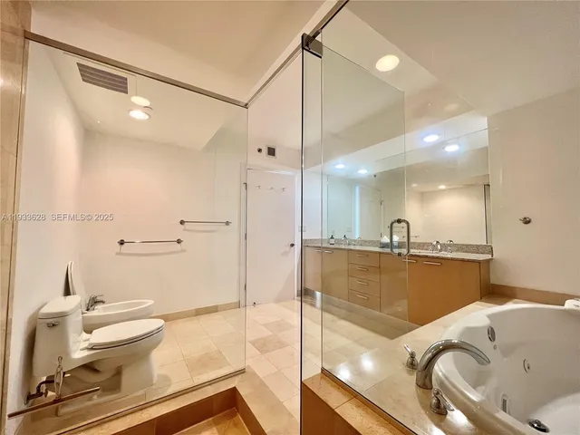 $9,000 | 1850 South Ocean Drive, Unit 2204, Hallandale Beach, FL 33009