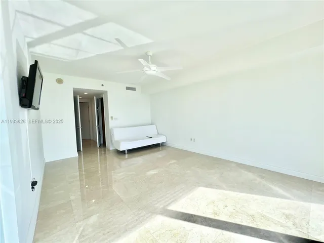 $9,000 | 1850 South Ocean Drive, Unit 2204, Hallandale Beach, FL 33009