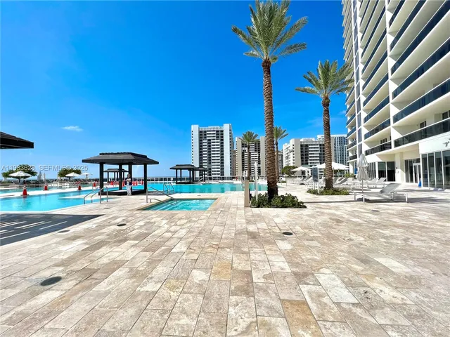 $9,000 | 1850 South Ocean Drive, Unit 2204, Hallandale Beach, FL 33009