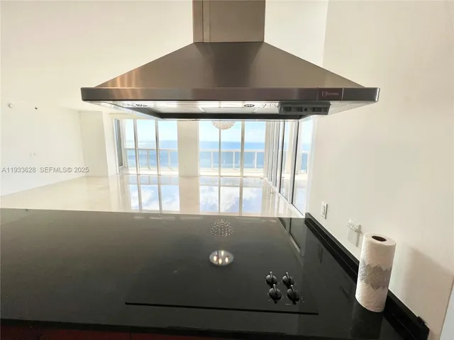 $9,000 | 1850 South Ocean Drive, Unit 2204, Hallandale Beach, FL 33009
