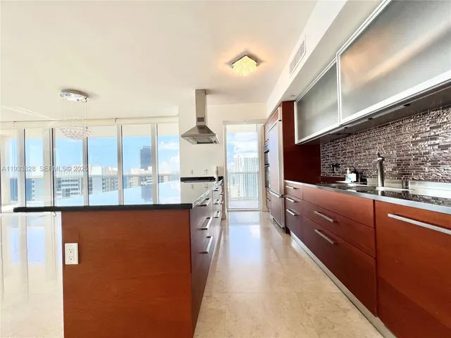 $9,000 | 1850 South Ocean Drive, Unit 2204, Hallandale Beach, FL 33009