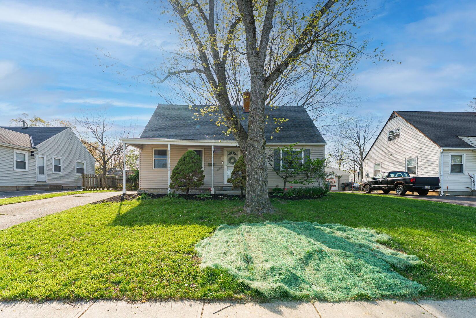 271 Deerfield Road Columbus, OH 43228 - Photo 1 of 52 1-web-or-mls-Tracy Thayer - 271 Deerfiel