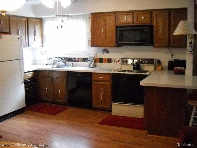 1457 Ranier Street Canton, MI 48187 - Photo 7 of 22 Kitchen