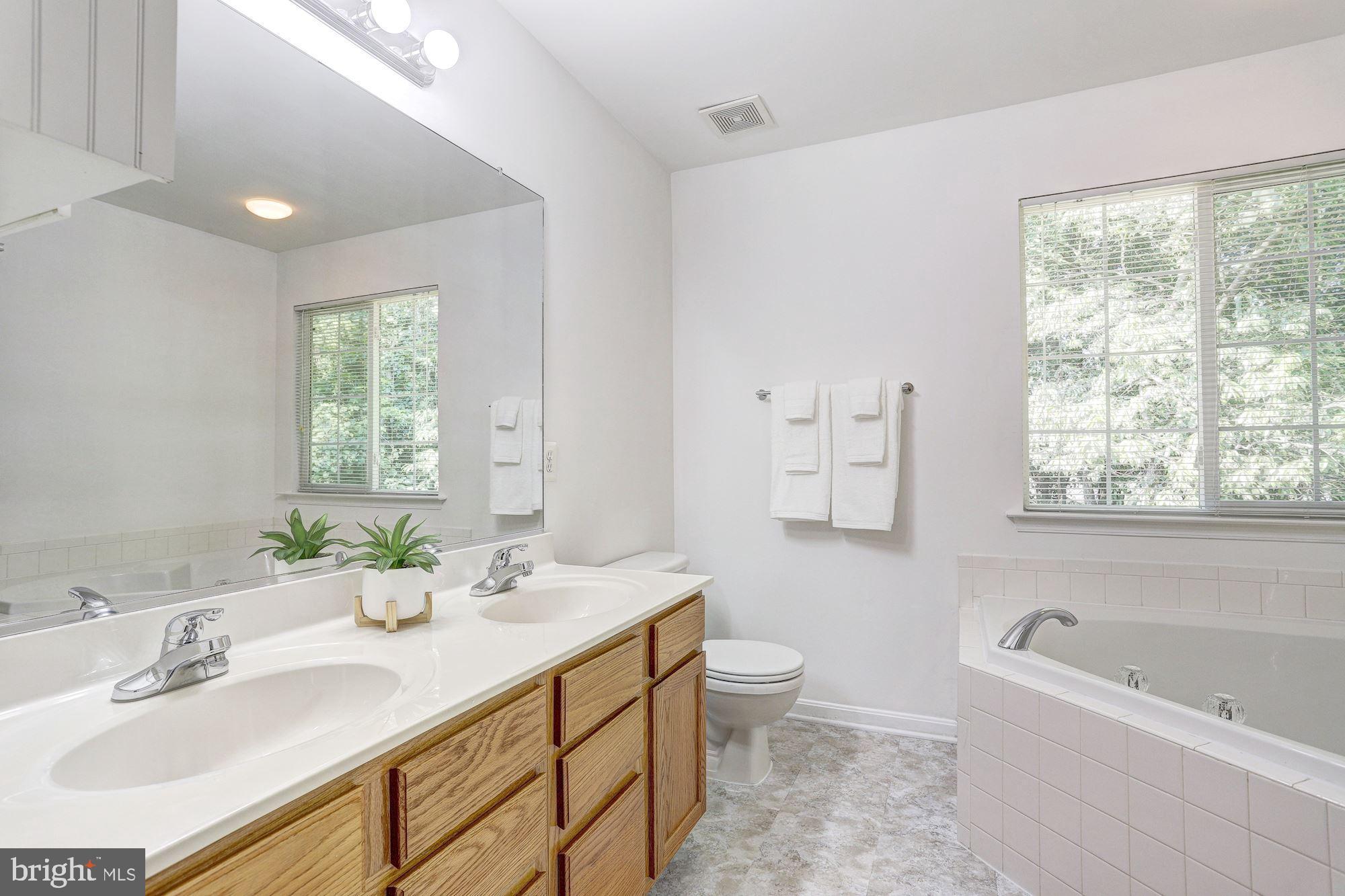 3340 Yellow Flower Road Laurel, MD 20724 - Photo 22 of 40 En Suite Bath