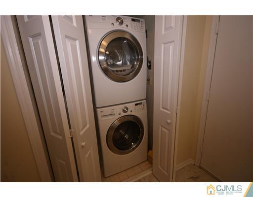 80 Keystone Court Edison, NJ 08817 - Photo 11 of 12 Gallery Image 11