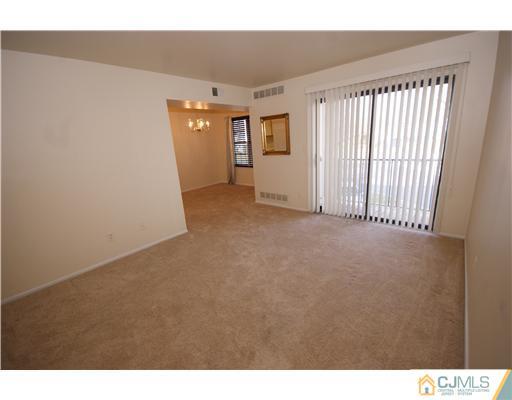 80 Keystone Court Edison, NJ 08817 - Photo 4 of 12 Gallery Image 4