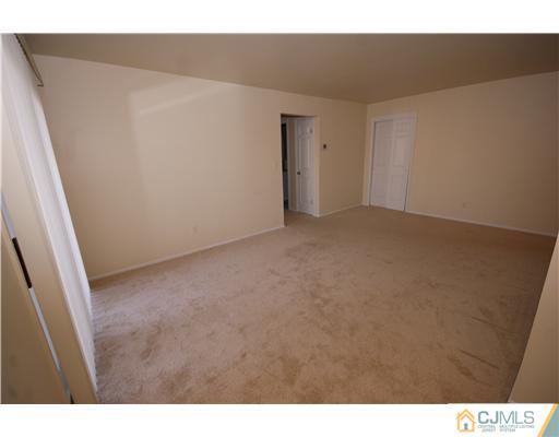 80 Keystone Court Edison, NJ 08817 - Photo 5 of 12 Gallery Image 5