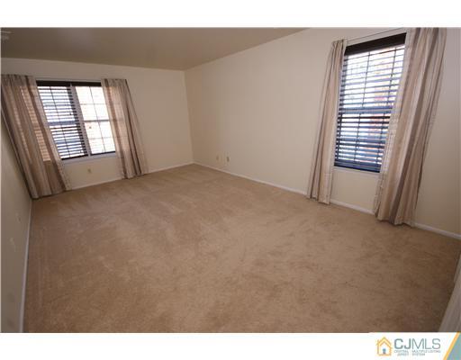 80 Keystone Court Edison, NJ 08817 - Photo 7 of 12 Gallery Image 7