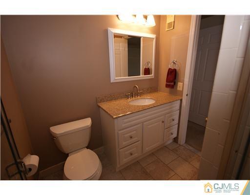 80 Keystone Court Edison, NJ 08817 - Photo 8 of 12 Gallery Image 8
