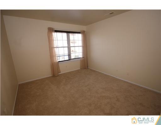 80 Keystone Court Edison, NJ 08817 - Photo 10 of 12 Gallery Image 10