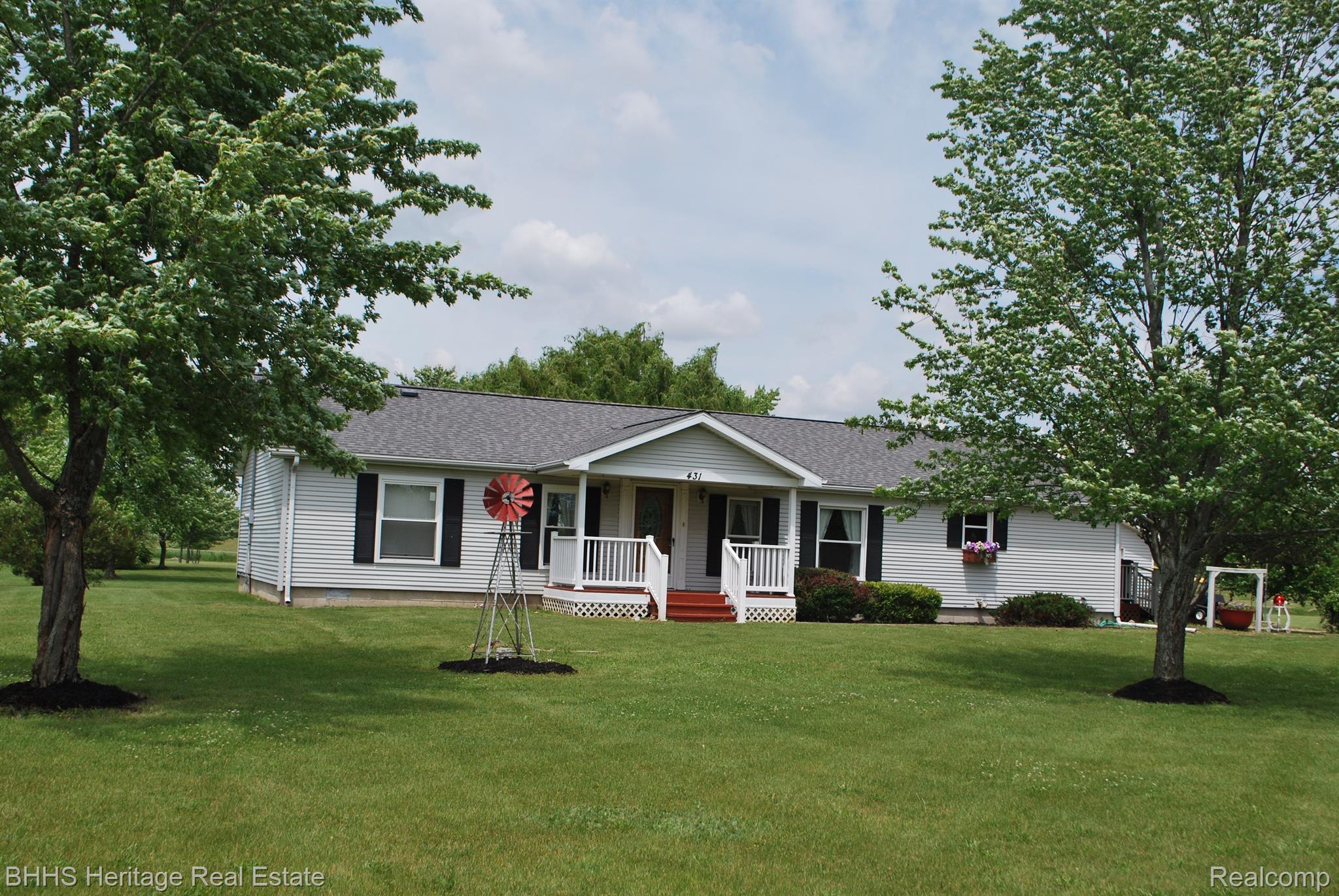 431 East Maple Street Bancroft, MI 48414 - Photo 3 of 22 Gallery Image 3
