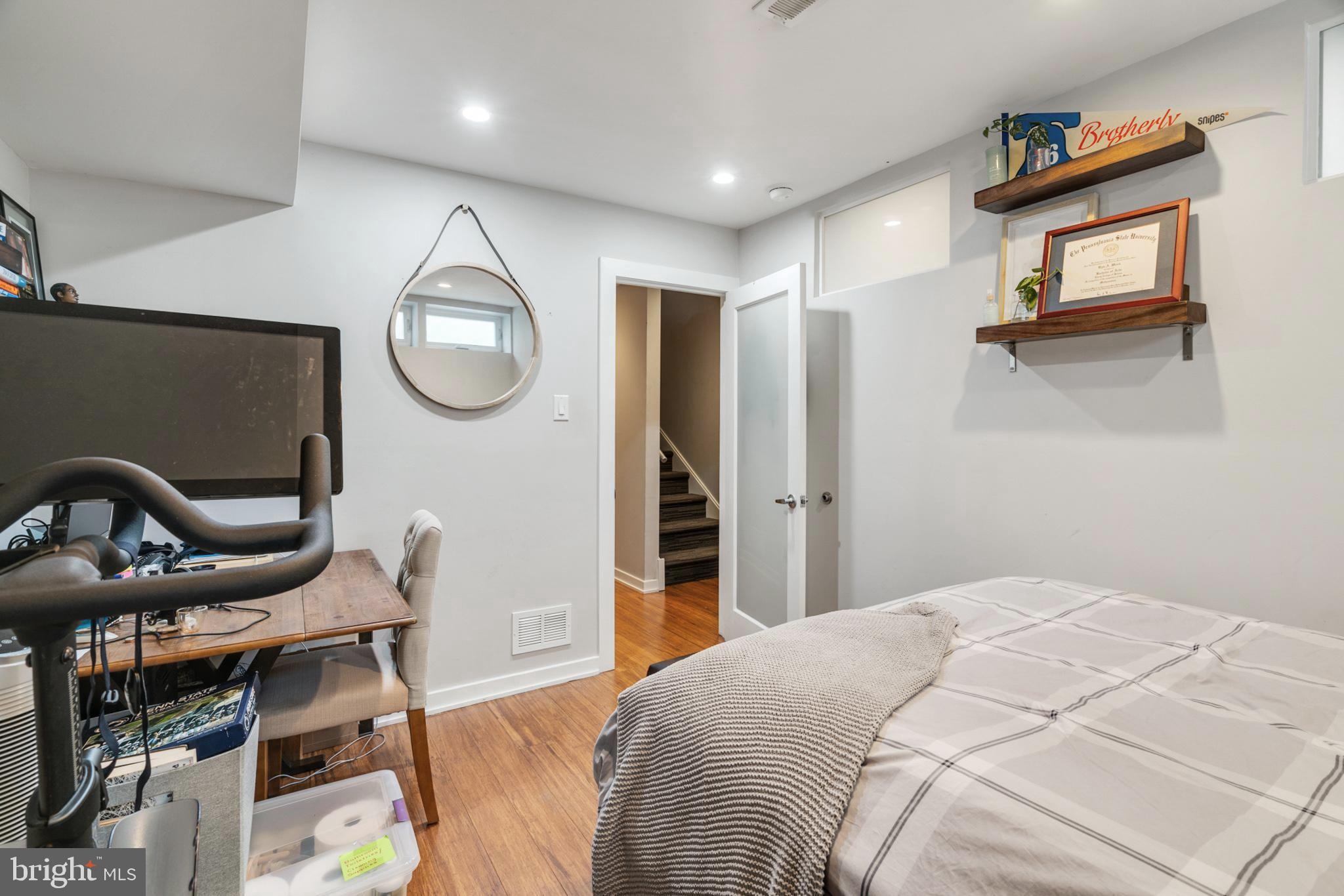 1637 Carpenter Street Philadelphia, PA 19146 - Photo 13 of 44 Unit 1: 2nd Bedroom