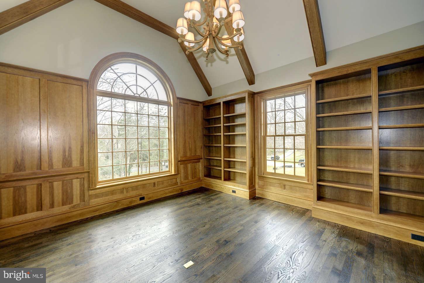 829 Turkey Run Road McLean, VA 22101 - Photo 6 of 30 Professional Office/Library