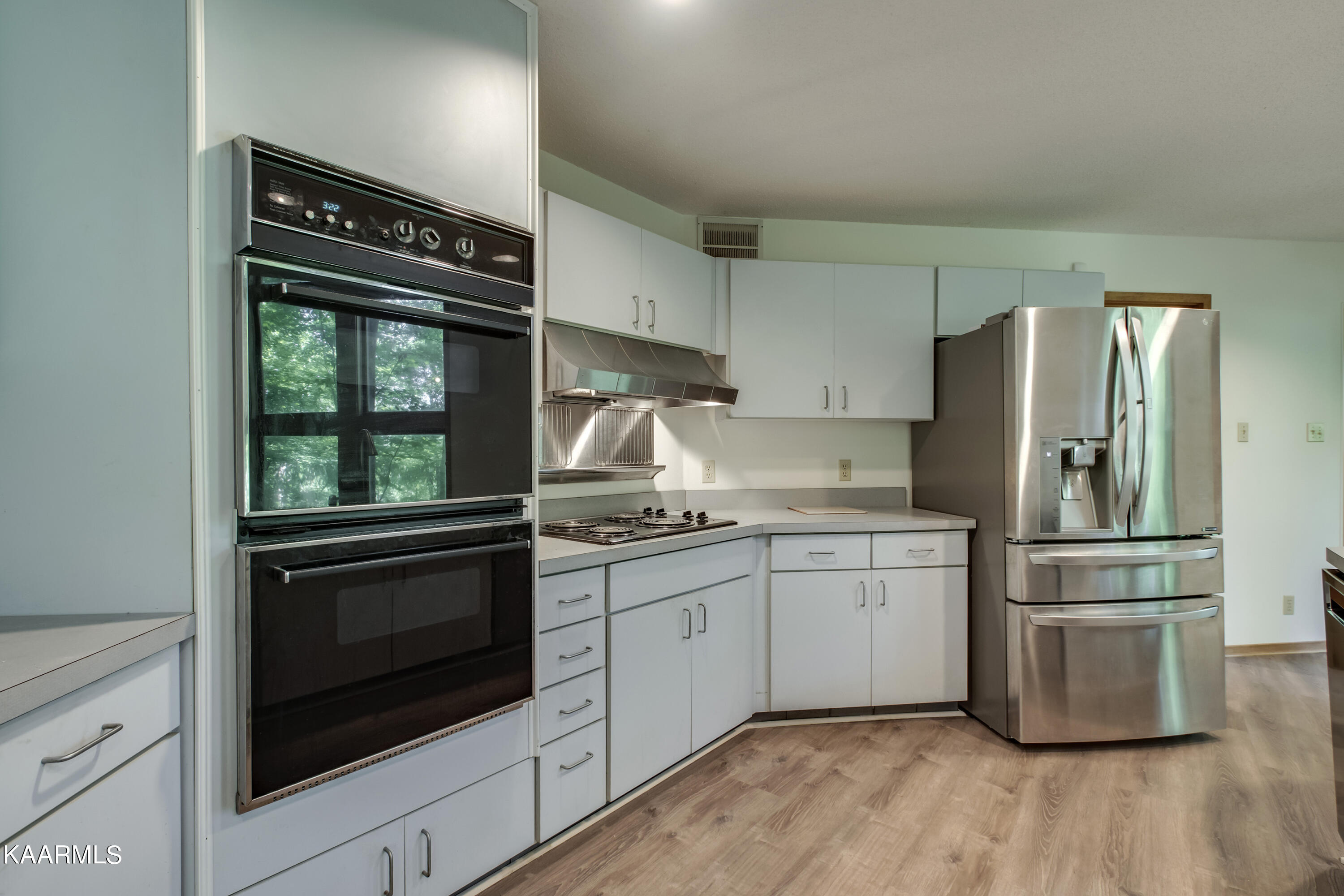 151 Baypath Drive Oak Ridge, TN 37830 - Photo 17 of 60 17_BaypathDrive_151_Kitchen04