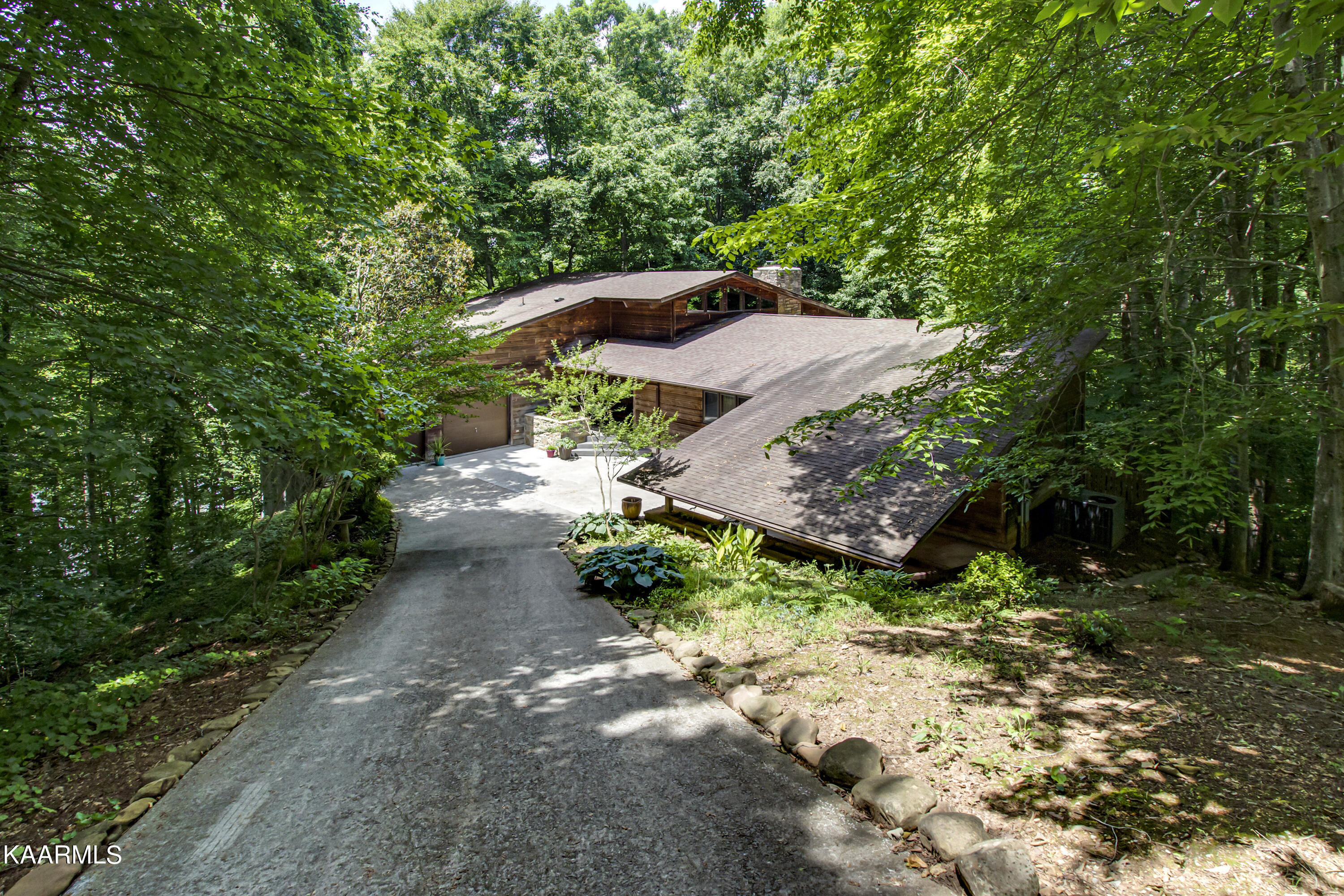 151 Baypath Drive Oak Ridge, TN 37830 - Photo 2 of 60 01_BaypathDrive_151_FrontDriveView