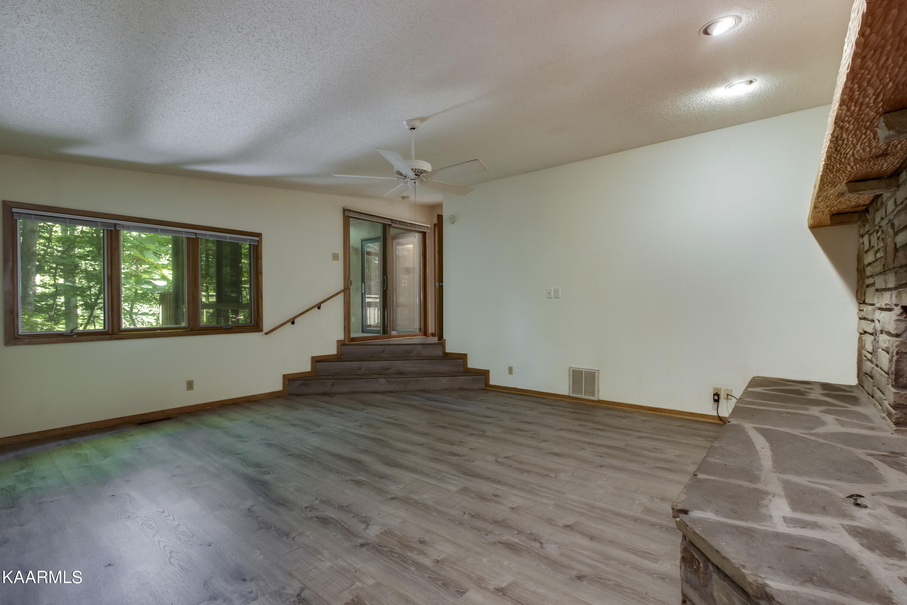 151 Baypath Drive Oak Ridge, TN 37830 - Photo 29 of 60 29_BaypathDrive_151_MasterBedroom02