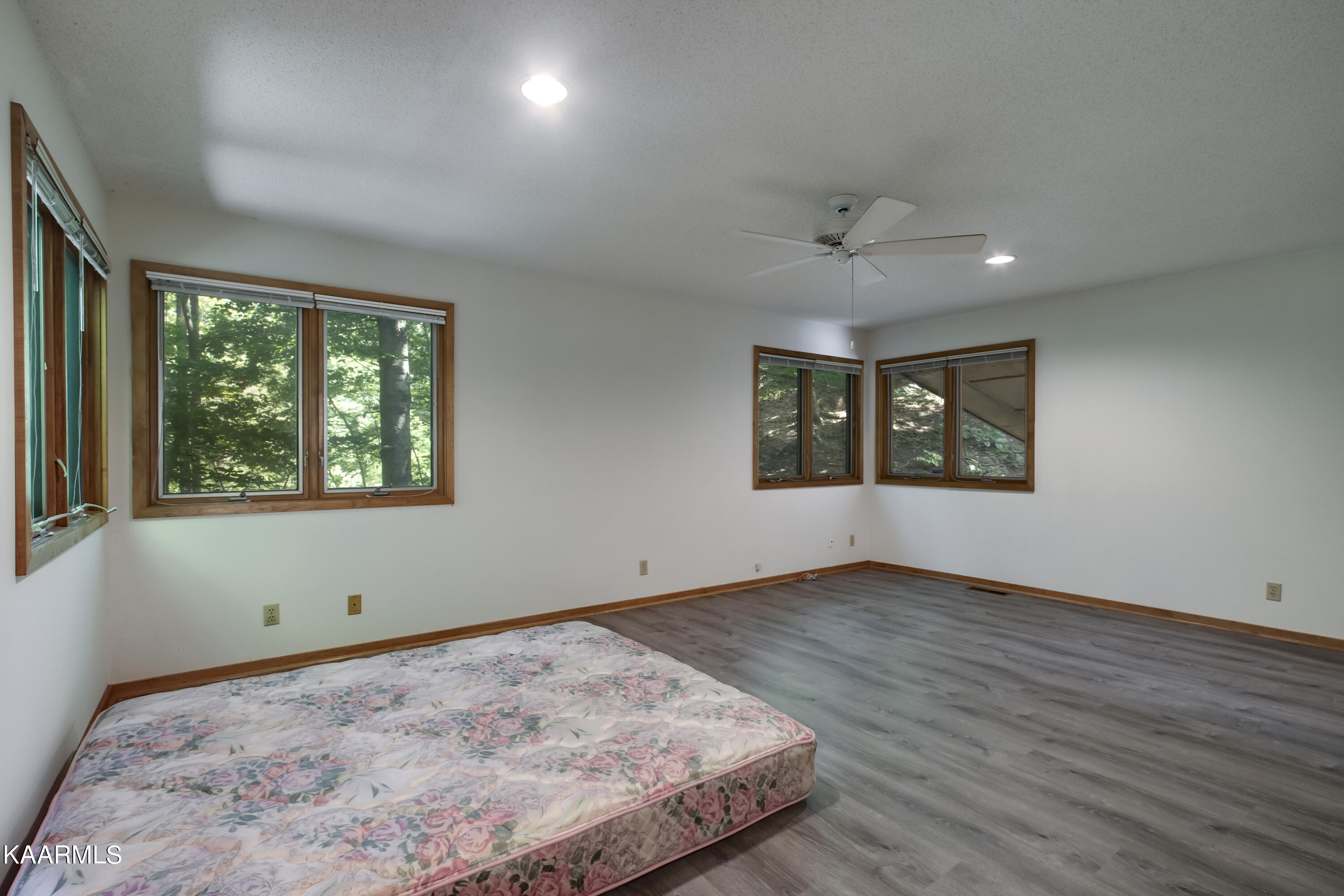 151 Baypath Drive Oak Ridge, TN 37830 - Photo 31 of 60 31_BaypathDrive_151_Bedroom2_01