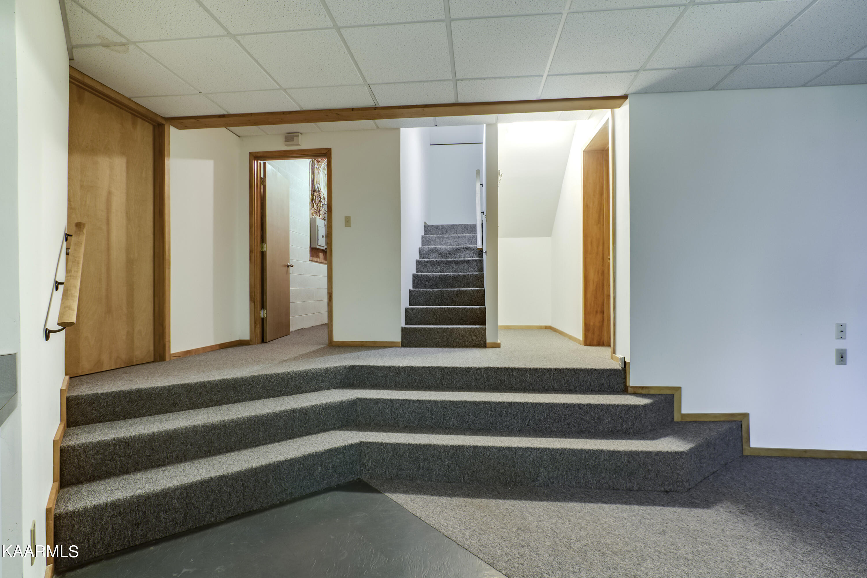 151 Baypath Drive Oak Ridge, TN 37830 - Photo 45 of 60 45_BaypathDrive_151_BasementStairsLandin