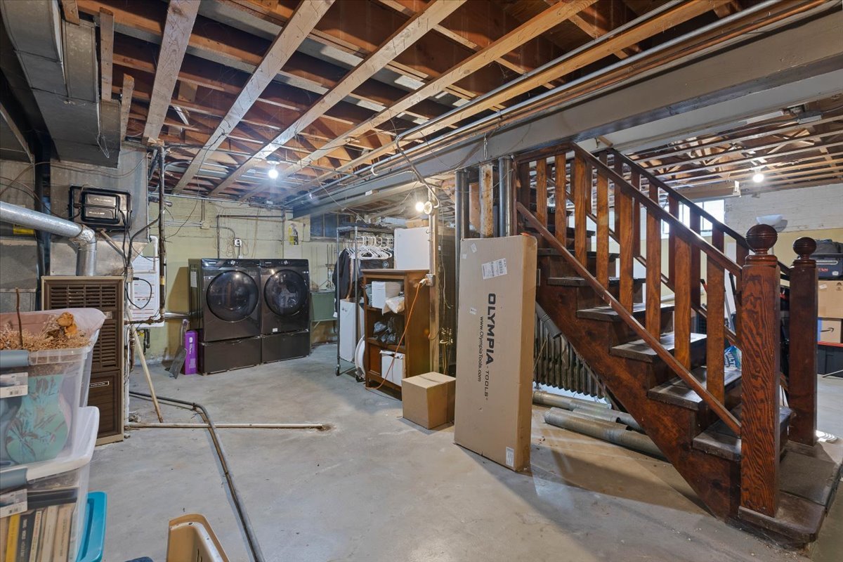 9527 South Damen Avenue Chicago, IL 60643 - Photo 22 of 33 a view of storage and utility room