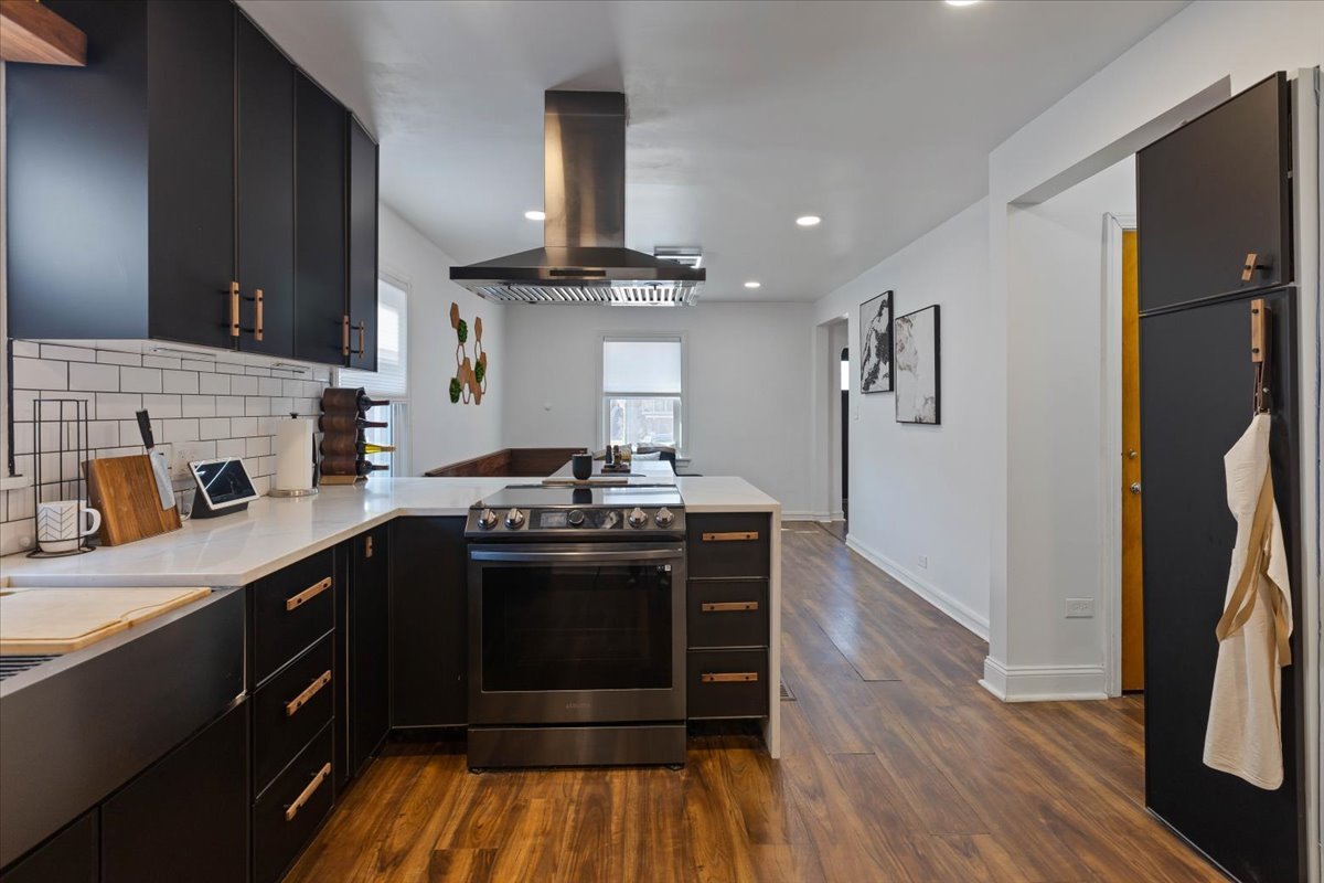 9527 South Damen Avenue Chicago, IL 60643 - Photo 4 of 33 a kitchen with stainless steel appliances granite countertop a stove and a refrigerator