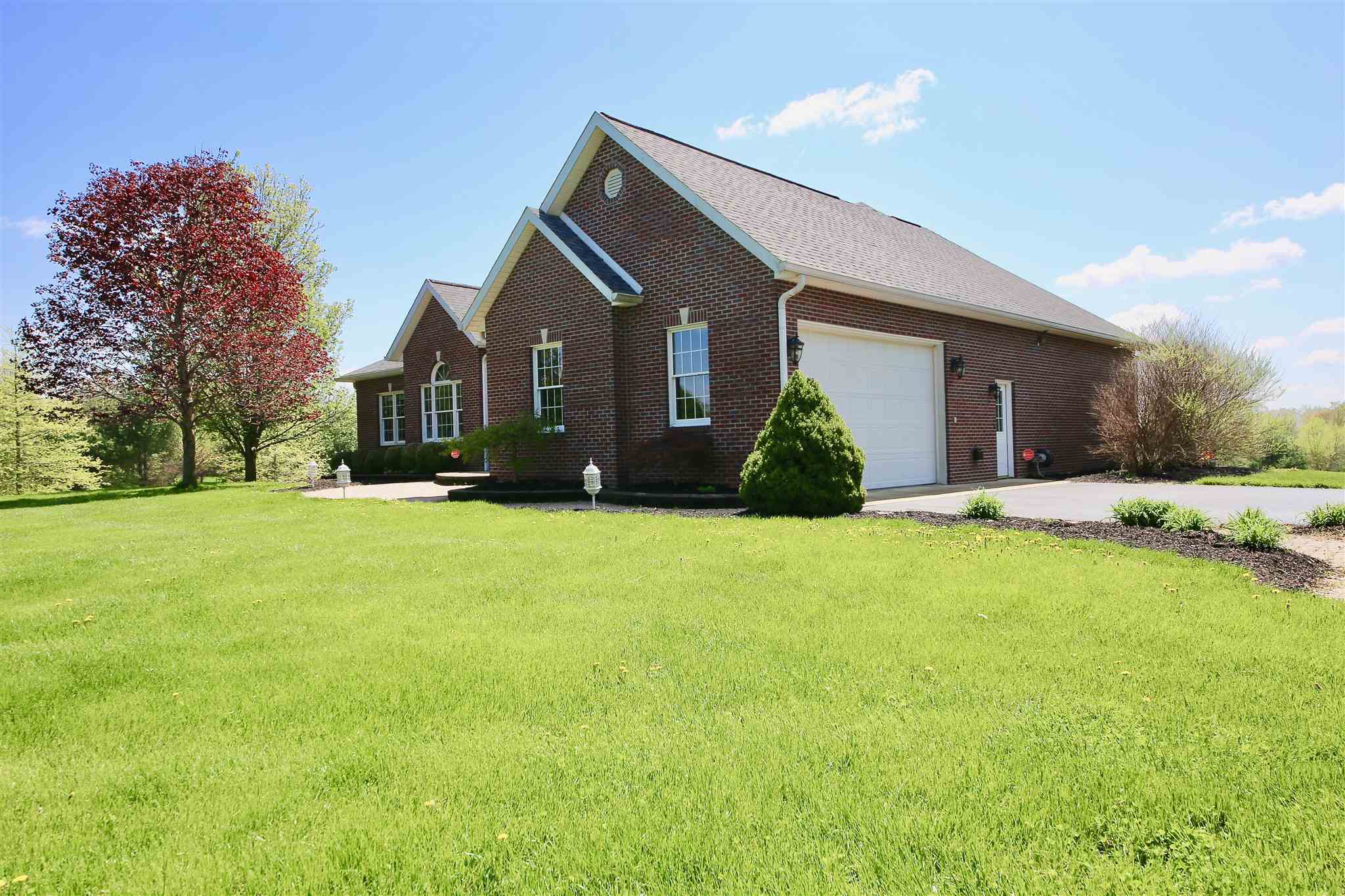 4313 South Leonard Springs Road Bloomington, IN 47403 - Photo 3 of 36 Gallery Image 3