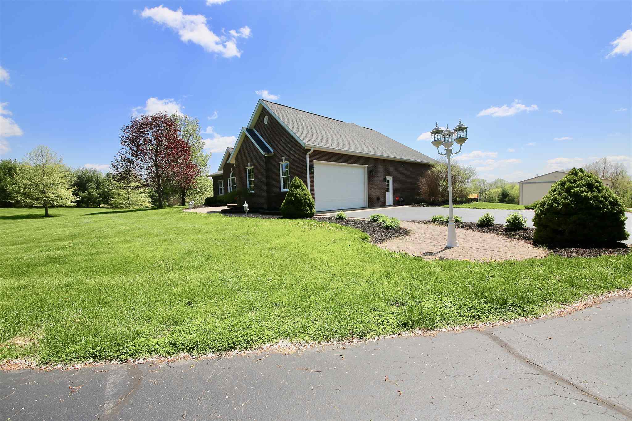 4313 South Leonard Springs Road Bloomington, IN 47403 - Photo 4 of 36 Gallery Image 4