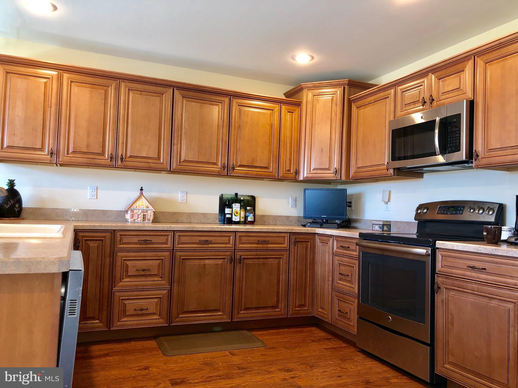 290 Alexis Drive Ranson, WV 25438 - Photo 3 of 33 maple cabinets with stainless steel appliances