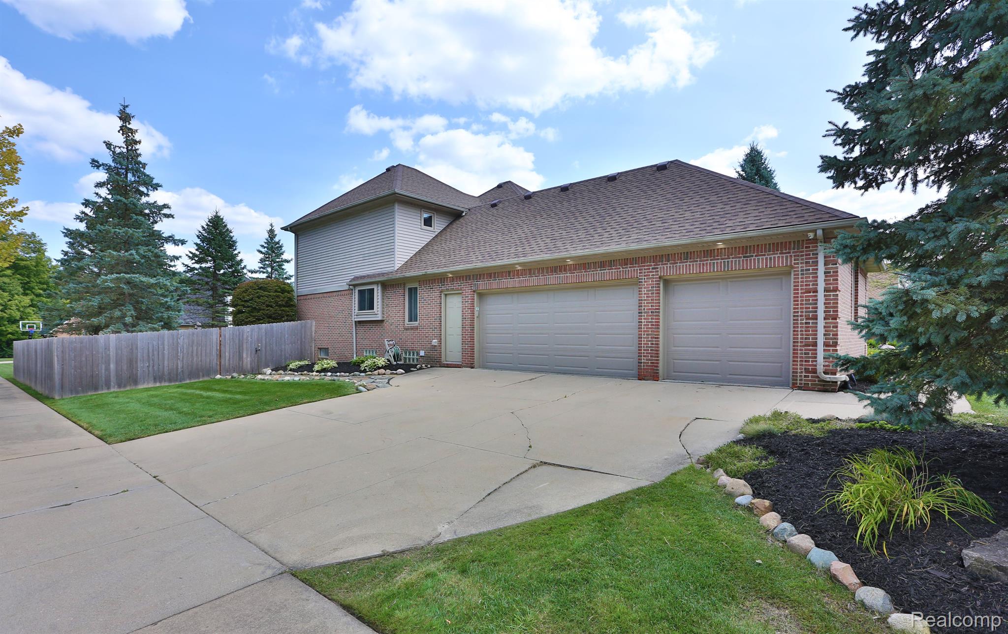 3462 Cascade Circle Rochester, MI 48307 - Photo 33 of 33 3 Car Garage