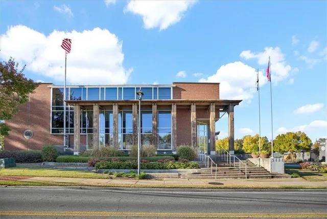 $689,000 | 2150 Bristol Cove, Atlanta, GA 30341