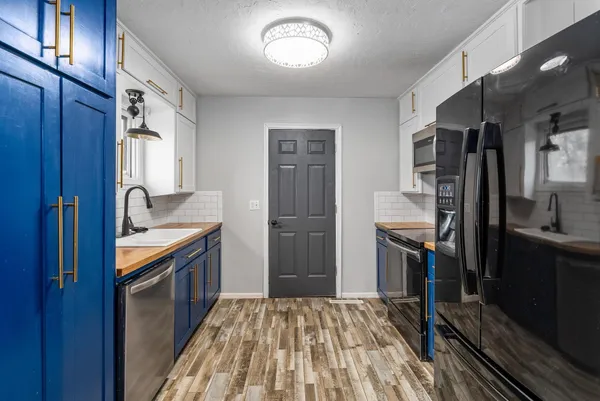 $160,000 | 1359 North Kokomo Avenue, Derby, KS 67037