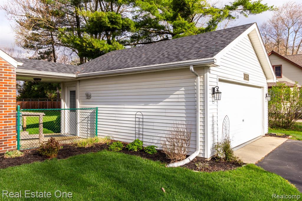 1433 Courtland Boulevard Rochester Hills, MI 48307 - Photo 28 of 35