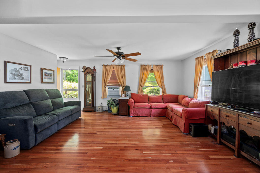 93 Bartlett Road Kittery Point, ME 03905 - Photo 10 of 41 untitled-6