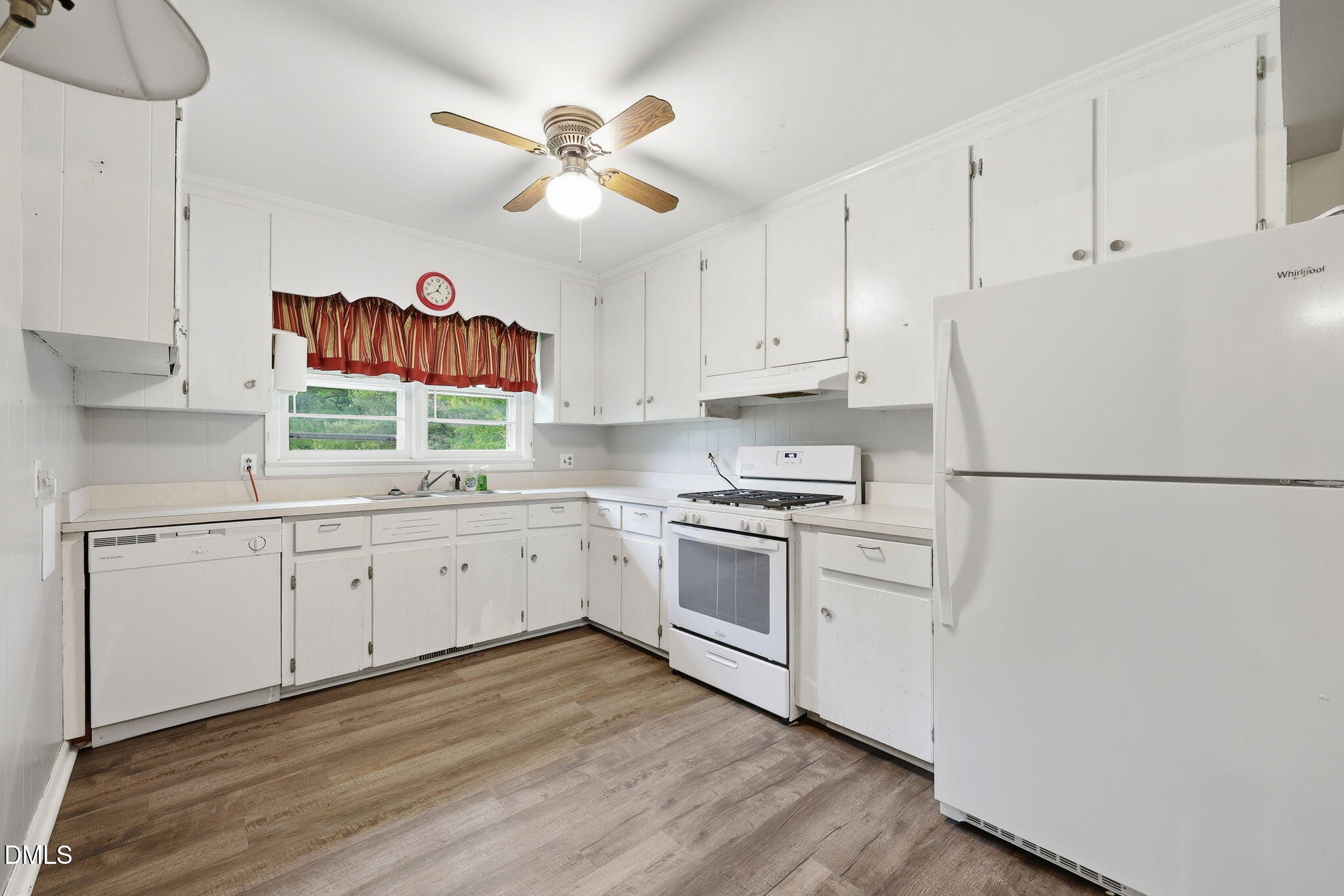522 Braswell Road Goldsboro, NC 27530 - Photo 4 of 22 29-web-or-mls-IMG_7143_Edit