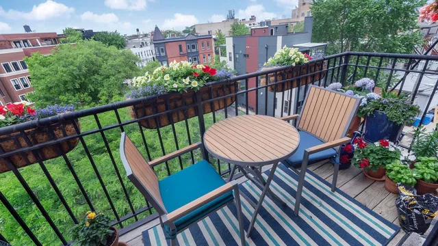 $4,000 | 1259 North Wood Street, Unit 401, Chicago, IL 60622