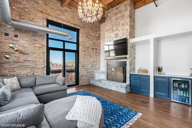 $4,000 | 1259 North Wood Street, Unit 401, Chicago, IL 60622