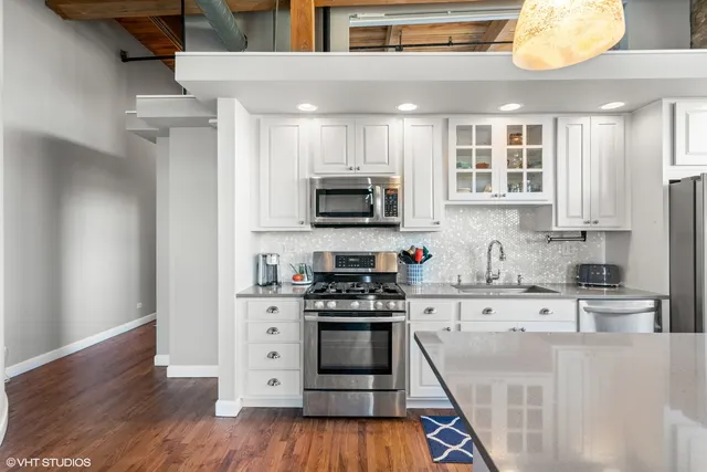 $4,000 | 1259 North Wood Street, Unit 401, Chicago, IL 60622